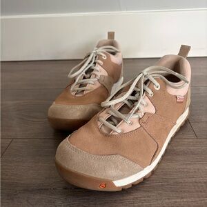 Oboz “Emma” Casual Shoe Size 9